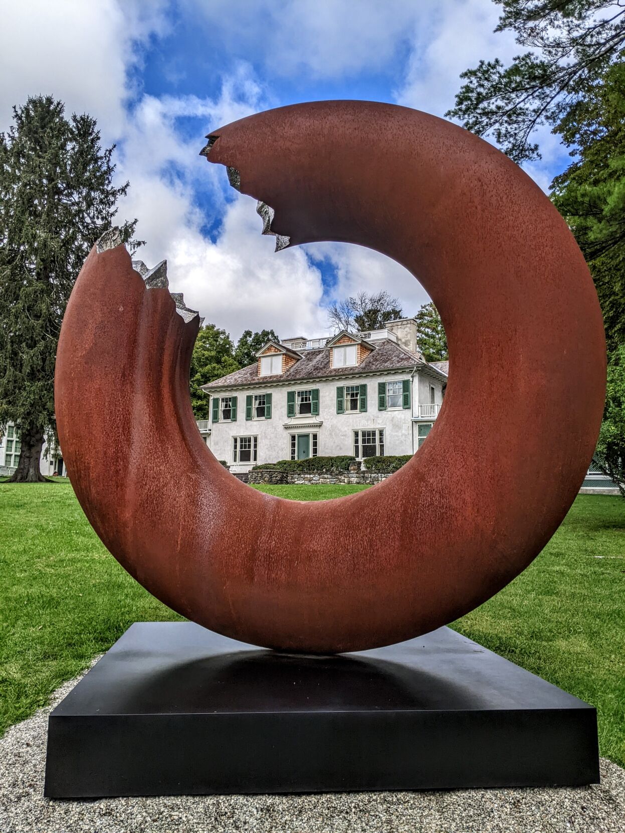 Chesterwood framed by TORUS 340